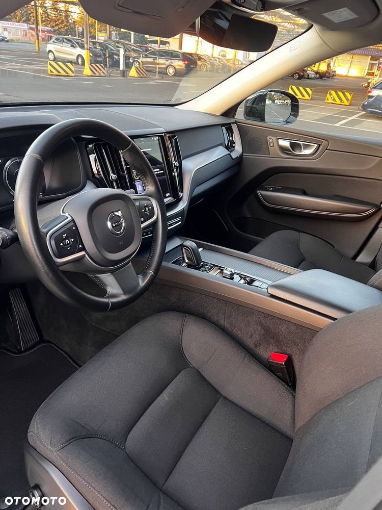 Volvo XC 60 B4 D AWD Geartronic Momentum Pro - 19