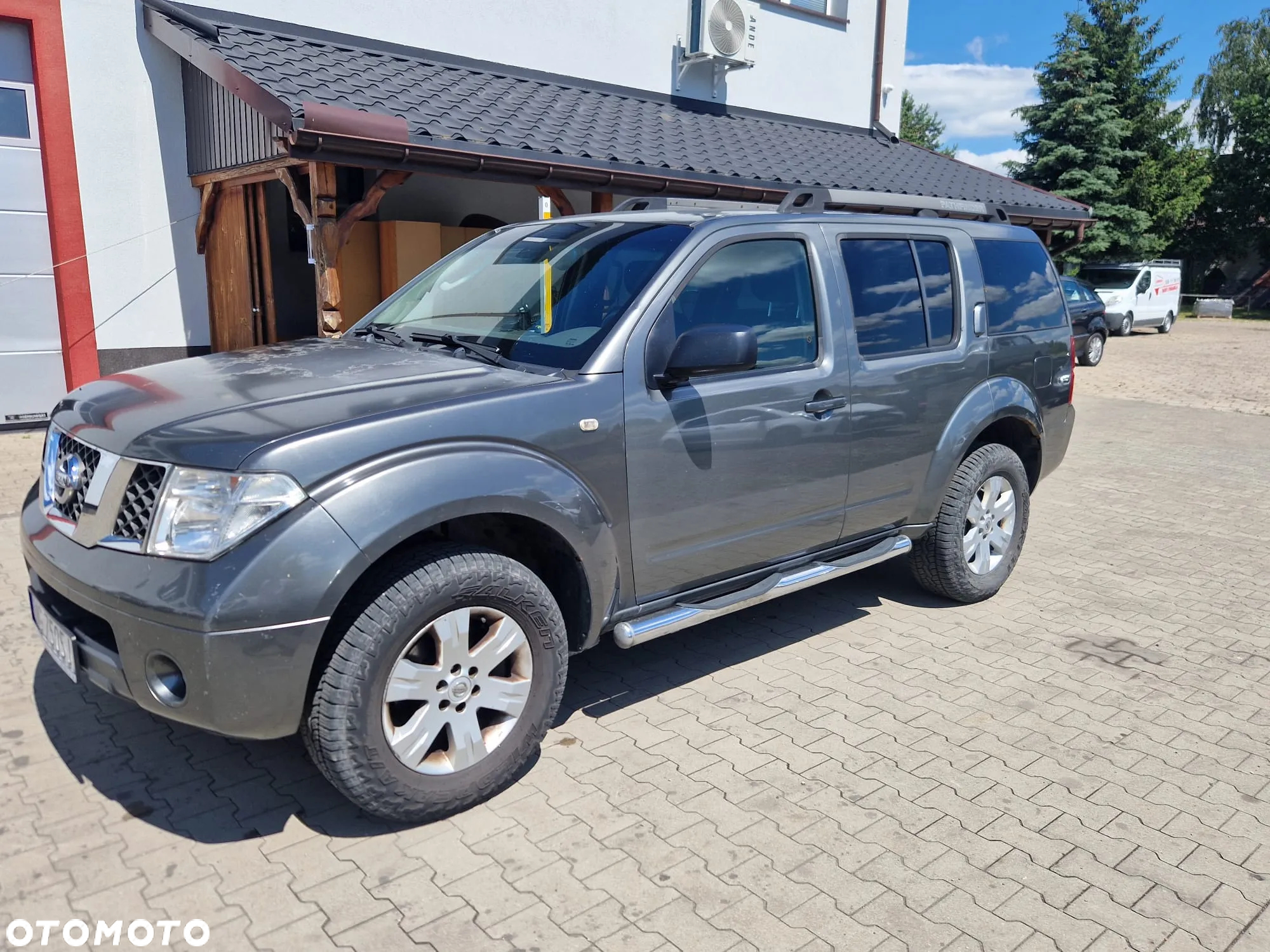 Nissan Pathfinder - 8
