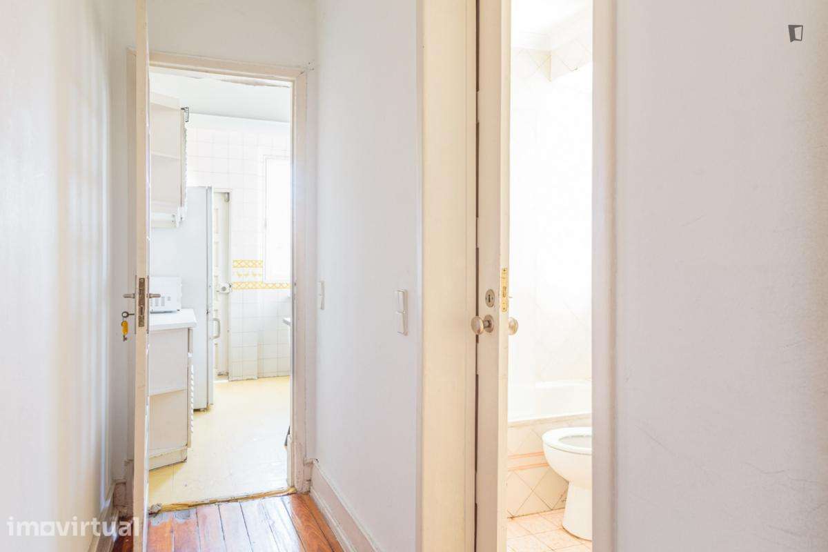 Quarto - localizado em Arroios Lisbon - Grande imagem: 4/10