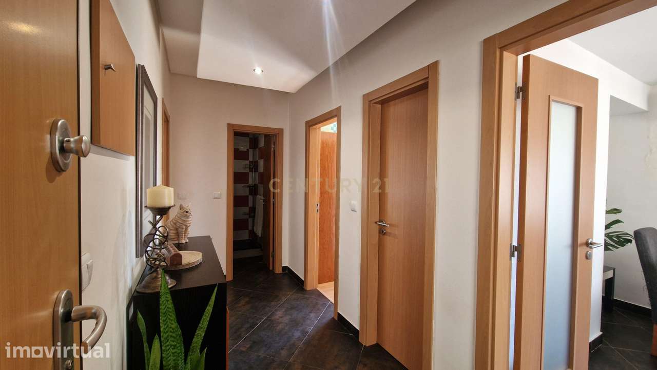 Apartamento T2 remodelado no Feijó - Grande imagem: 3/22