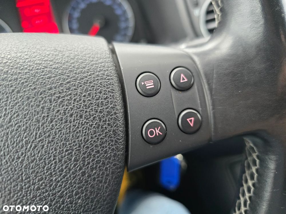 Volkswagen Golf 1.6 United - 24