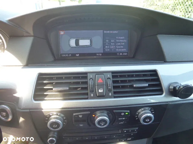 BMW Seria 5 525i Touring Edition Lifestyle - 15