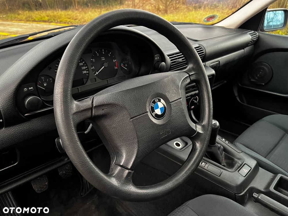 BMW Seria 3 316i - 28
