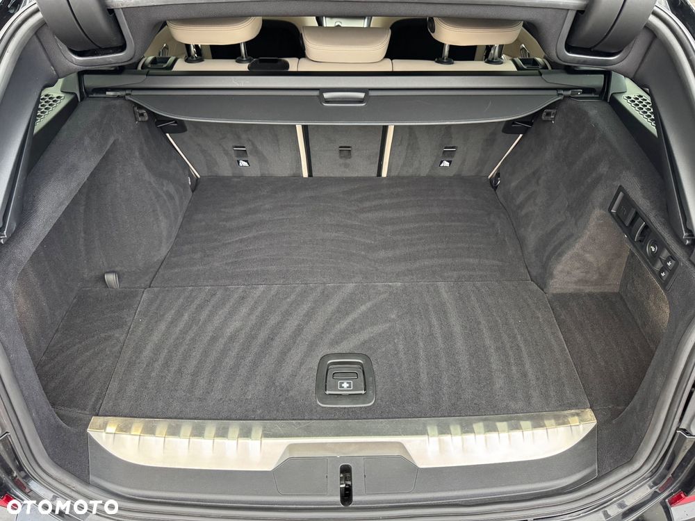 BMW Seria 3 330e PHEV M Sport Edition sport - 38