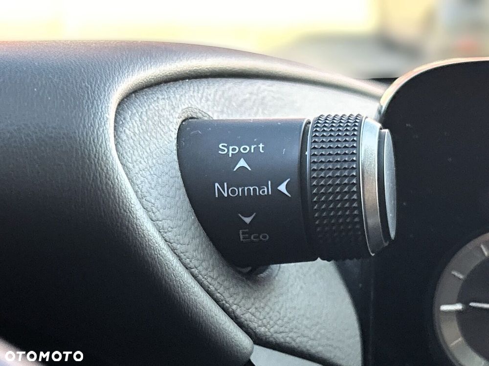 Lexus ES 300h Business Edition - 22