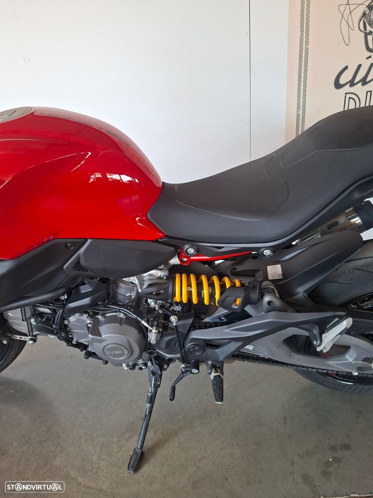 Ducati Monster - 10