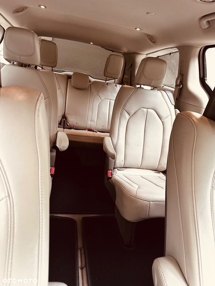 Chrysler Pacifica - 23