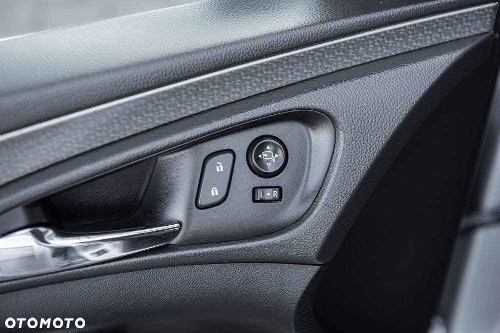 Opel Insignia - 16