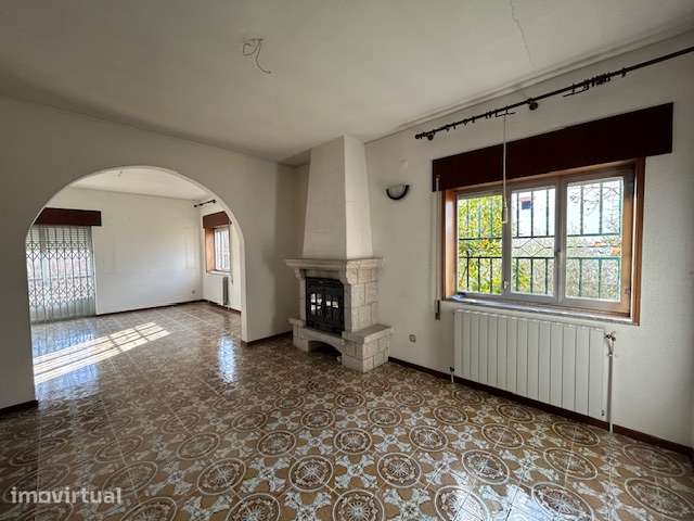 Vende-se Moradia de 3 pisos em Chaves - Grande imagem: 3/22