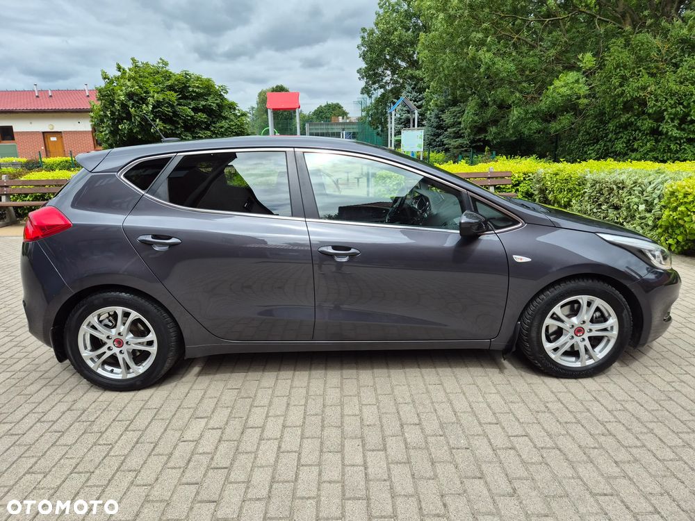 Kia Ceed 1.6 CRDi 128 Platinum Edition - 9
