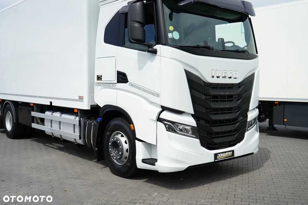 Iveco / S-WAY / 420 / E 6 / KONTENER + WINDA / 22 PALETY / RETARDER / OŚ SKRĘTNA / ROLETA - 23