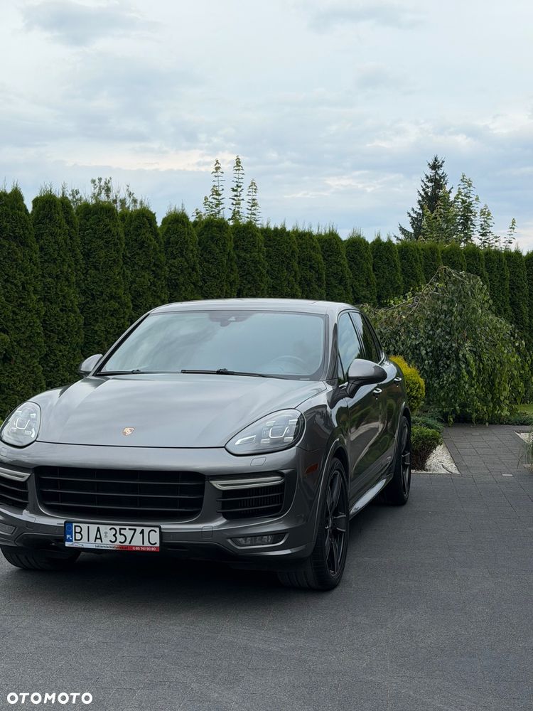 Porsche Cayenne GTS - 8