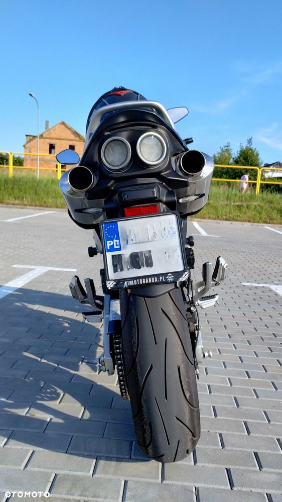 Suzuki GSR - 5