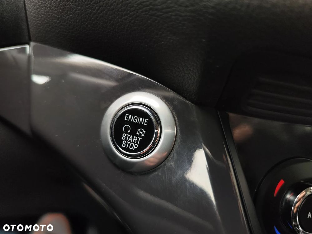 Ford Kuga 2.0 TDCi 2x4 Titanium - 27