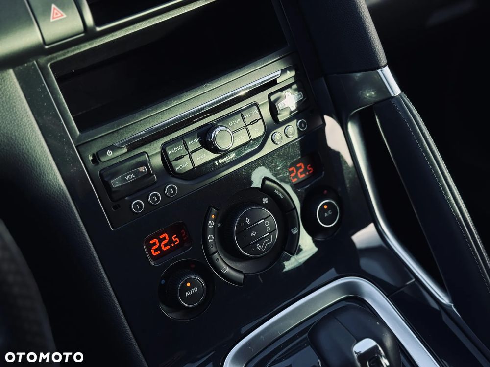 Peugeot 3008 Hybrid4 88g/85g - 30