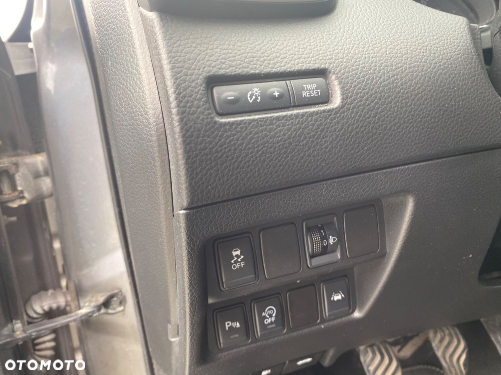 Nissan Qashqai 1.6 DIG-T N-Connecta - 22