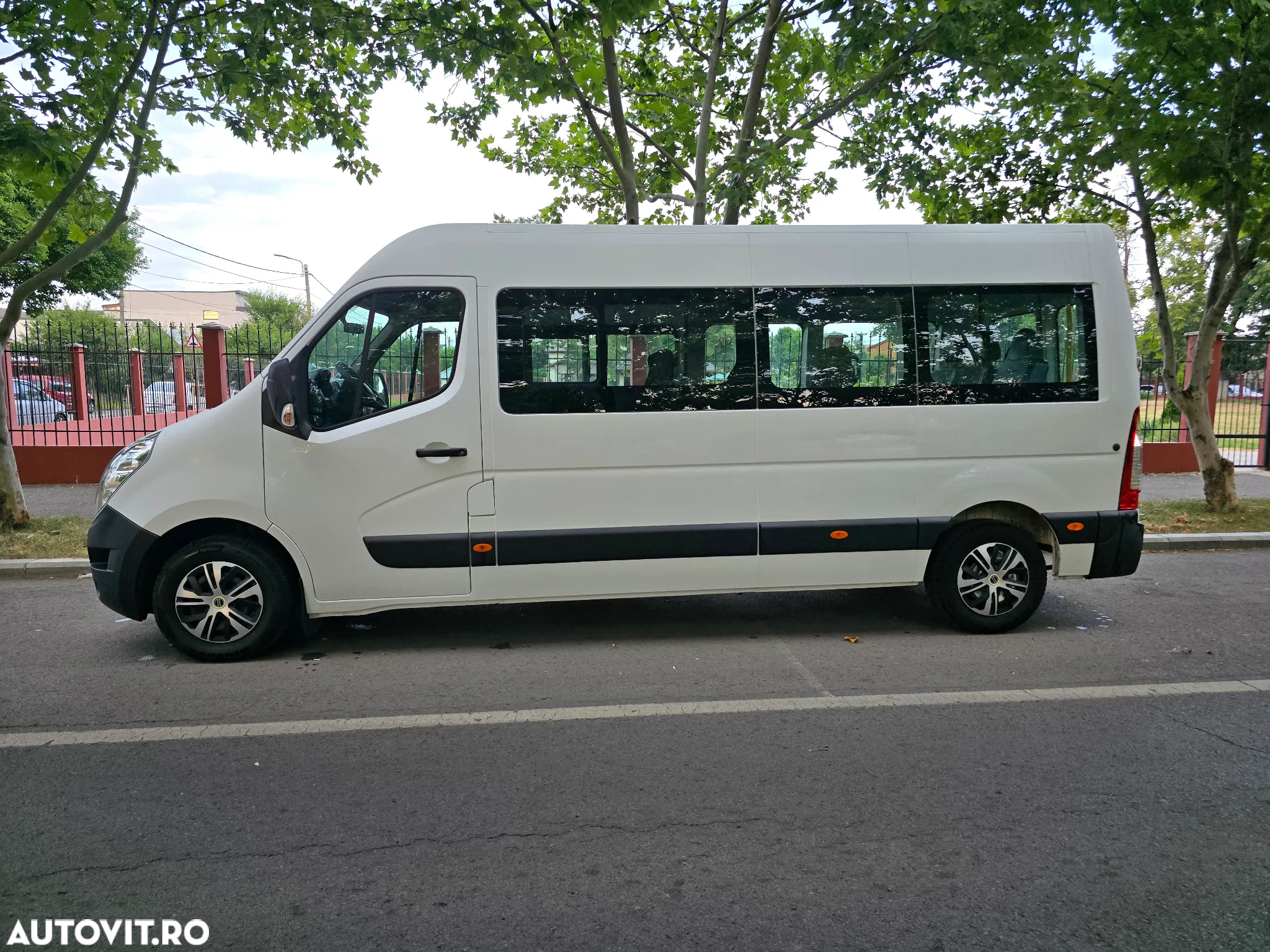 Renault Master 2.3 dCi 110 Combi 3,5t L2H2 8+1 locuri 4,7 m3 Confort - 6