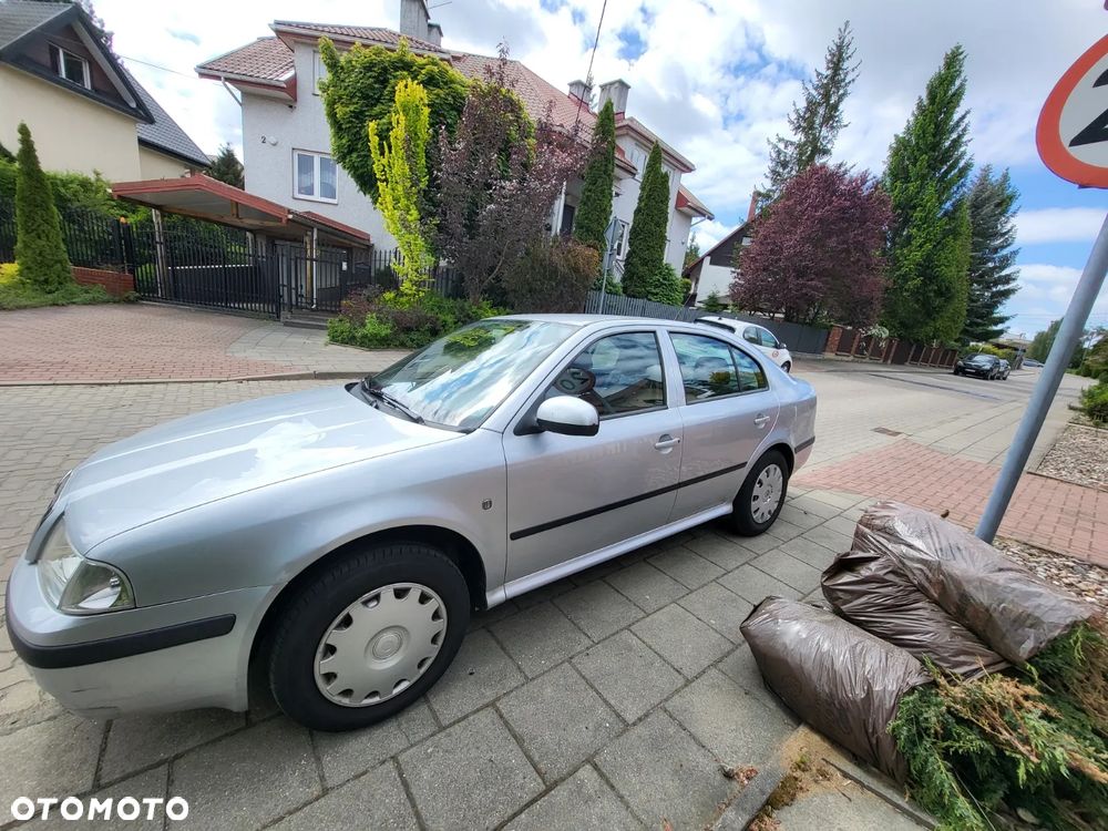 Skoda Octavia 1.6 Tour - 6