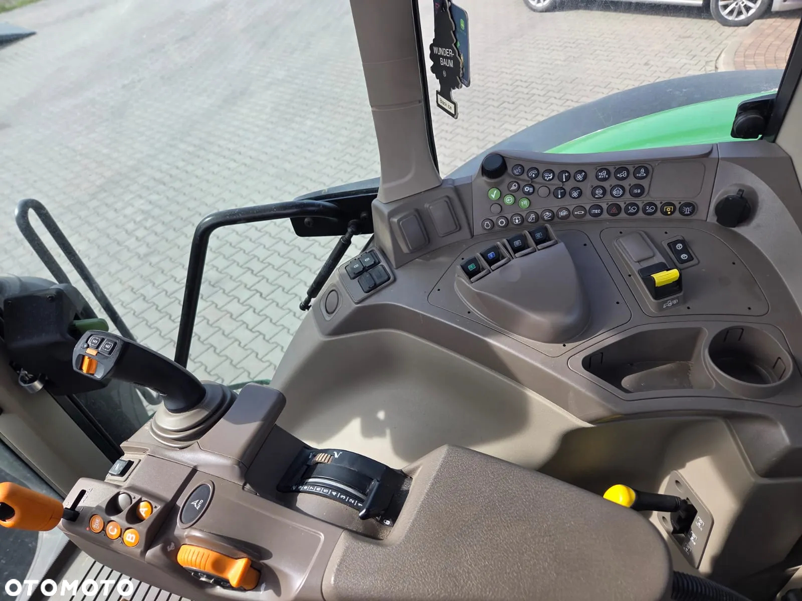 John Deere 6195M - 4