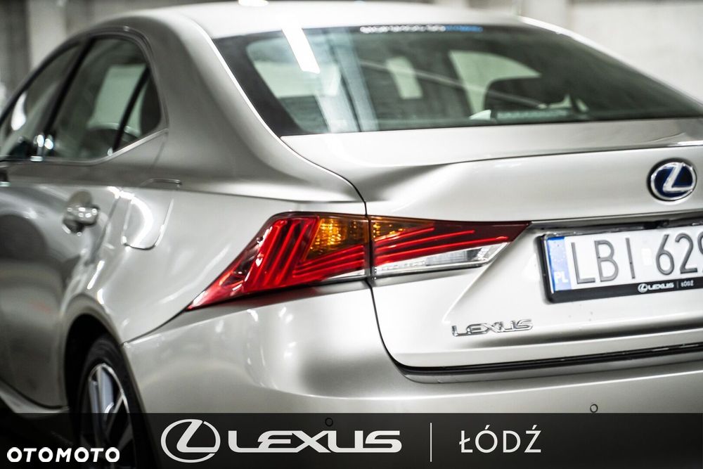 Lexus IS - 7