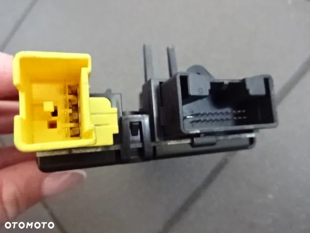 Moduł kąta skrętu Audi A3 8P0 953 549G - 3