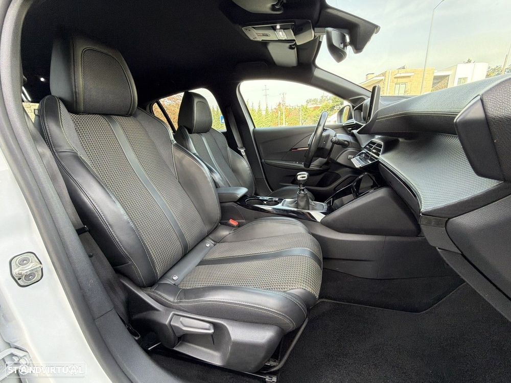 Peugeot 208 1.2 PureTech GT - 44