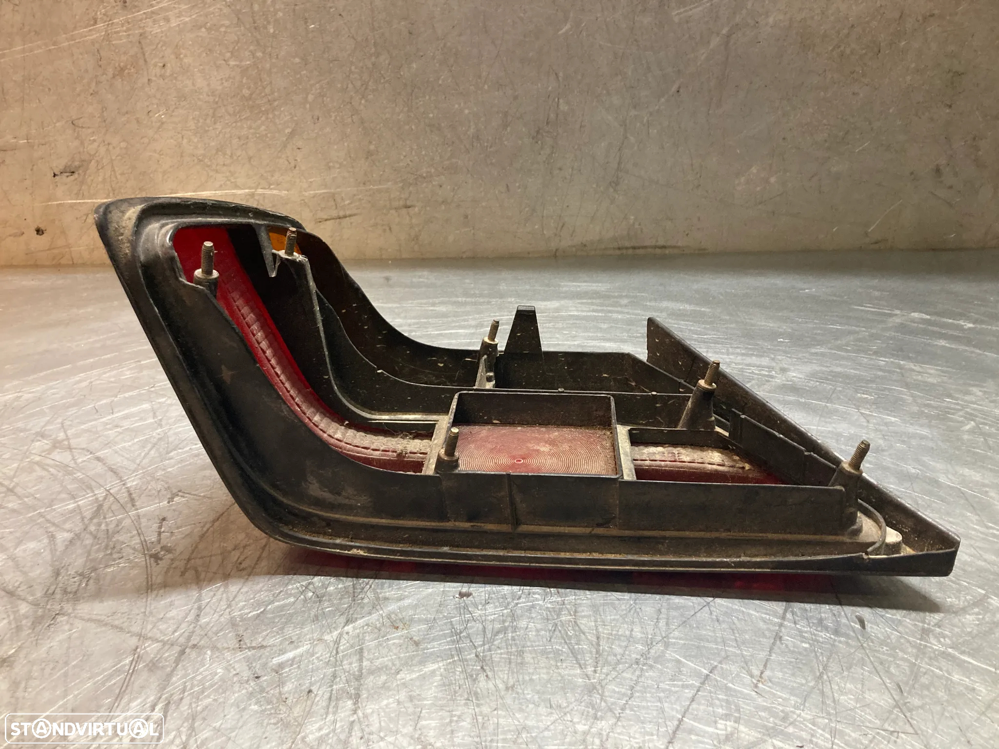 FAROLIM MERCEDES 200D W124 - DIREITO - 5
