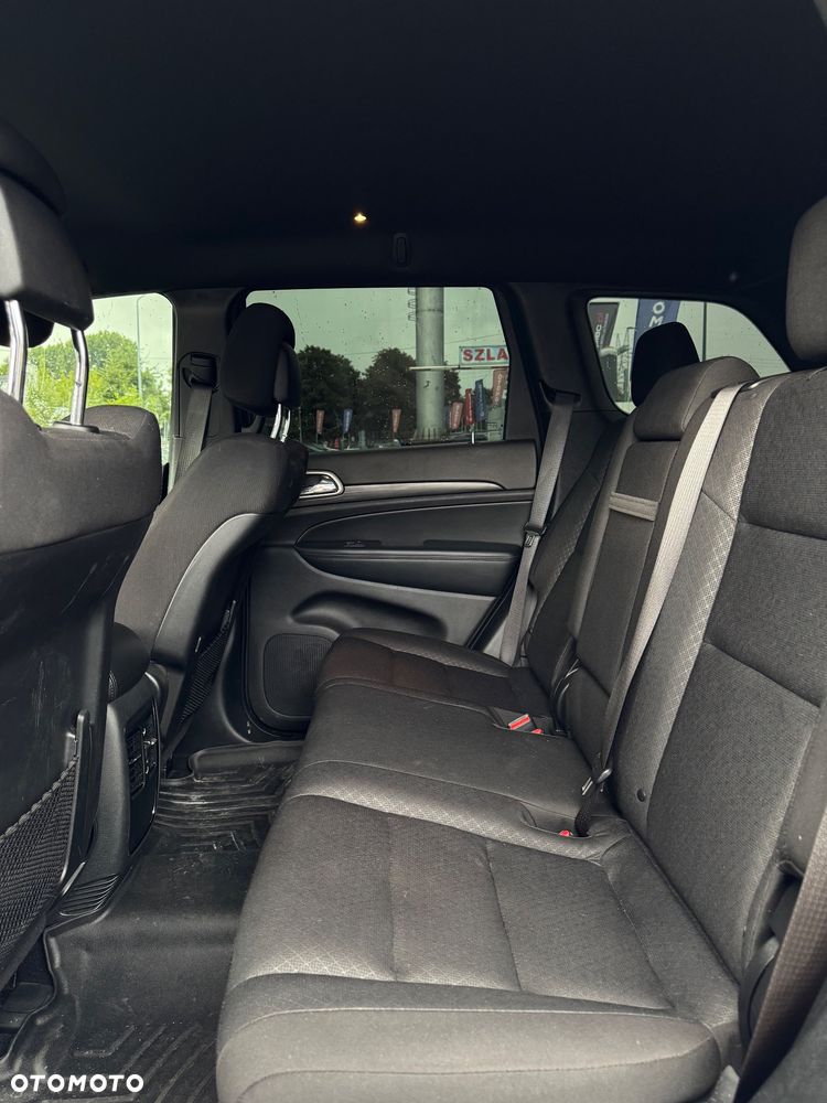 Jeep Grand Cherokee - 17
