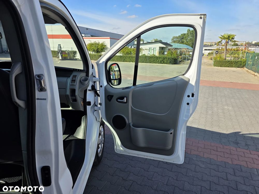 Renault Trafic 2.0 dCi 90 Combi L1H1 - 11