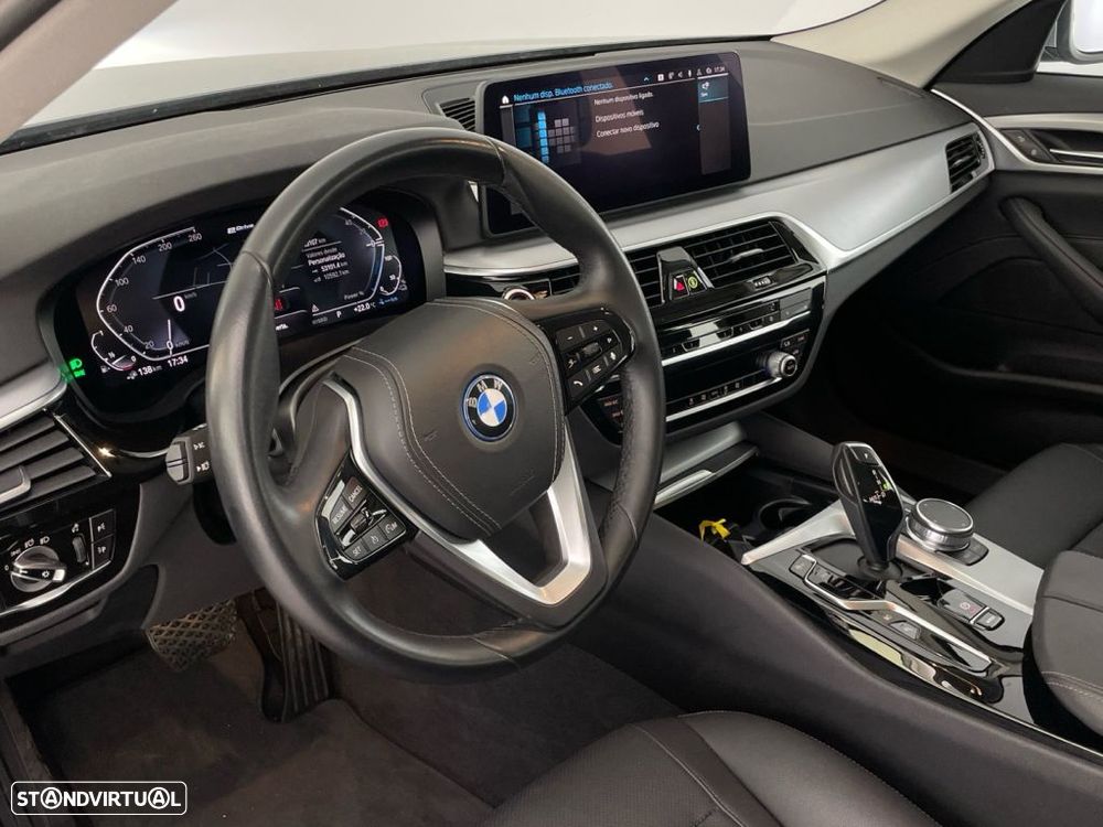 BMW 530 e — fotografia 17