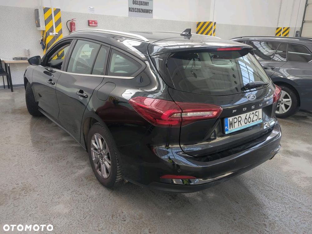Ford Focus 1.0 EcoBoost Titanium - 4