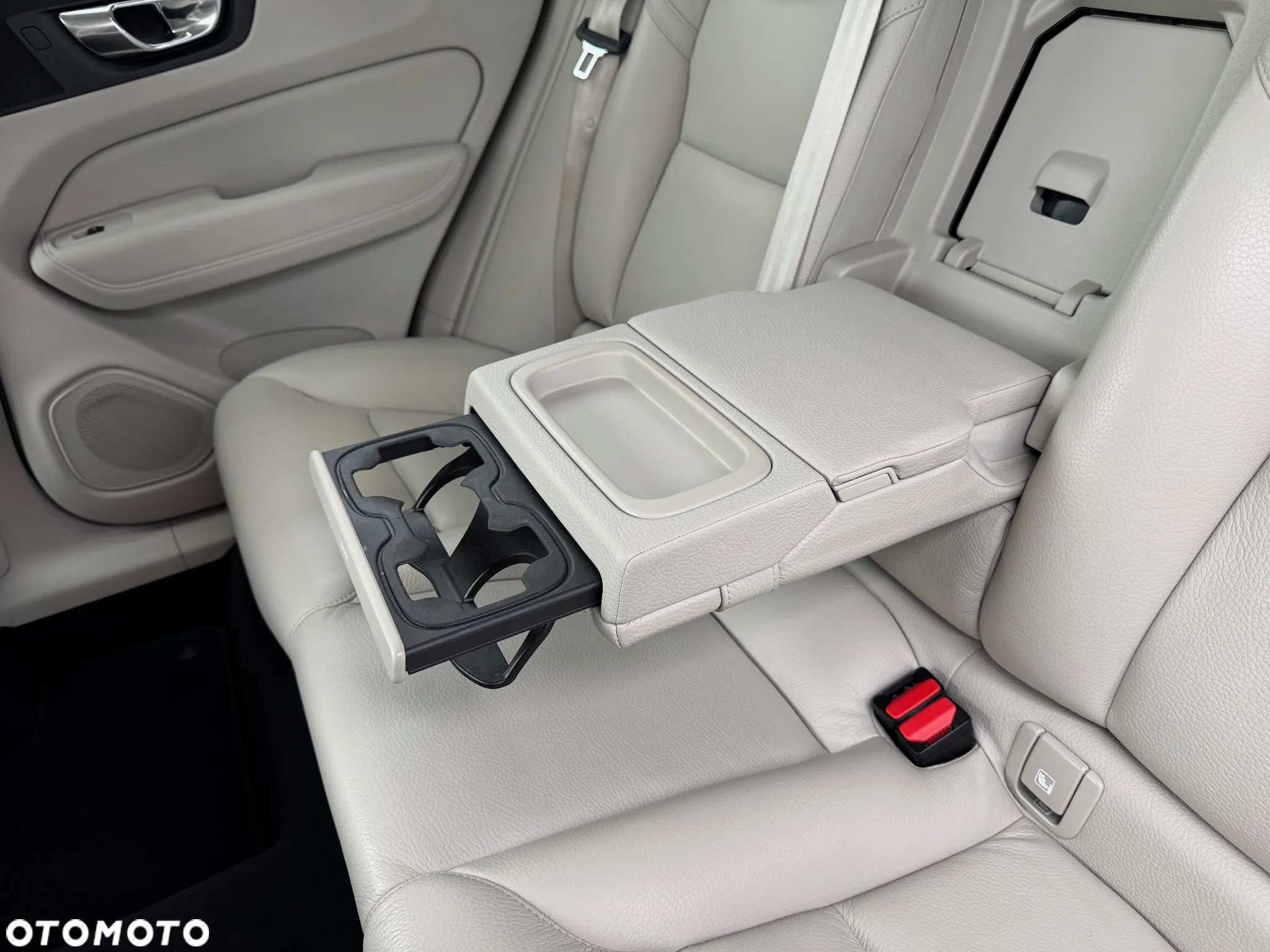 Volvo XC 60 - 30