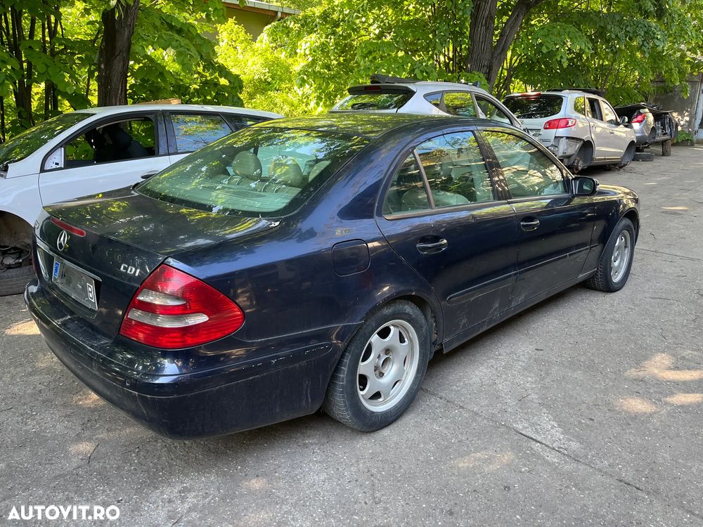 Dezmembrez Mercedes Benz E220 W211 albastru non facelift 2004 - 3