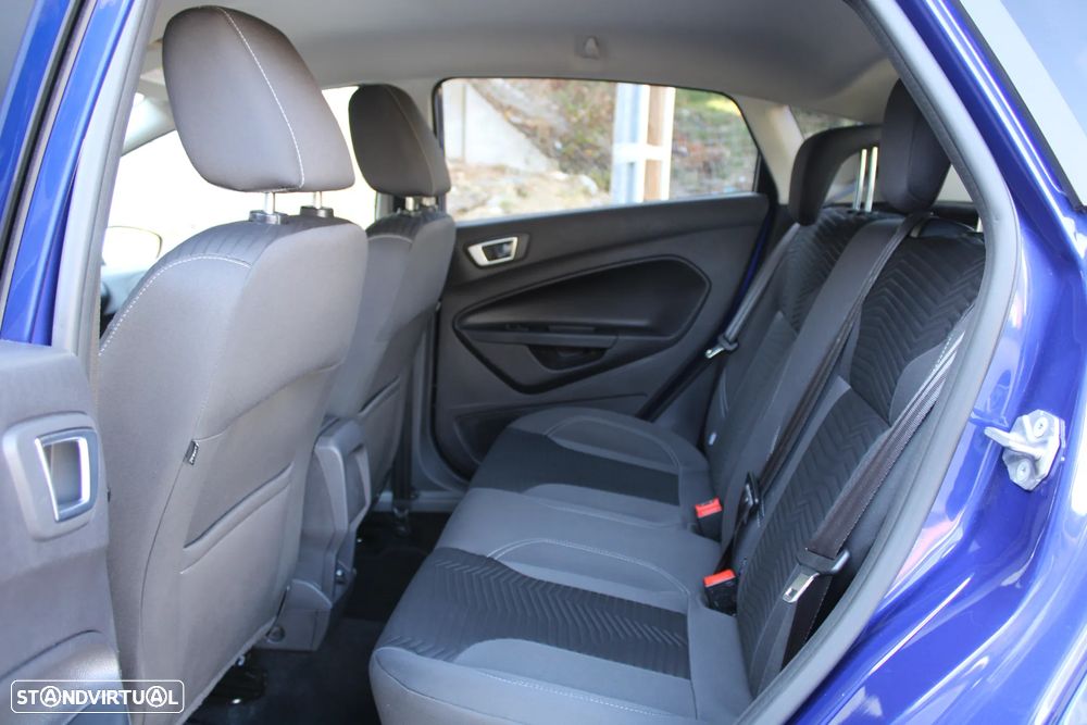 Ford Fiesta 1.0 T EcoBoost Titanium PowerShift - 12