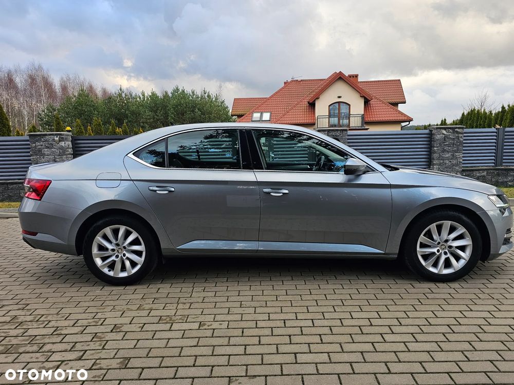 Skoda Superb 2.0 TDI SCR Style DSG - 6
