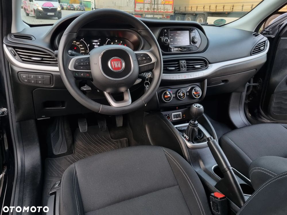 Fiat Tipo 1.6 MultiJet 16v Sport - 27