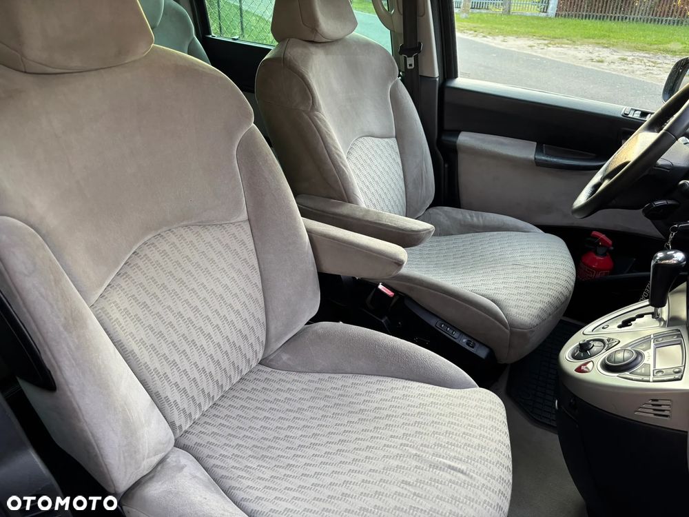 Peugeot 807 HDi 170 Bi-Turbo Automatik Platinum Pullmann - 24