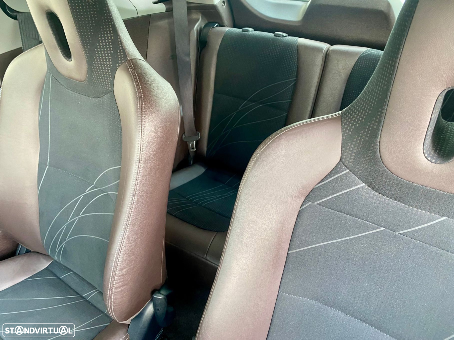 Toyota iQ 1.4 D-4D 2 NAVI+Bluetooth - 10