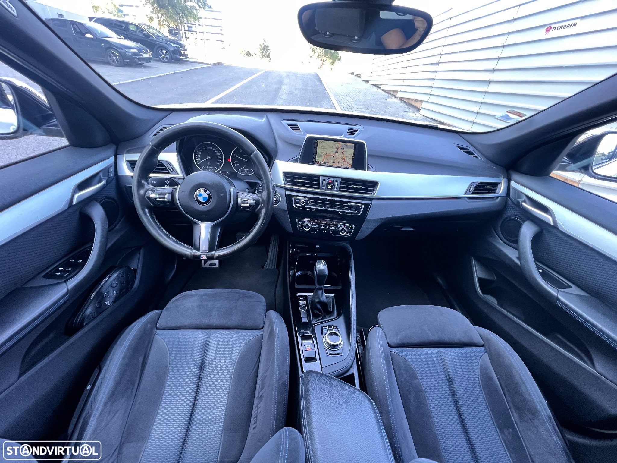 BMW X1 18 d sDrive Auto Pack M - 24