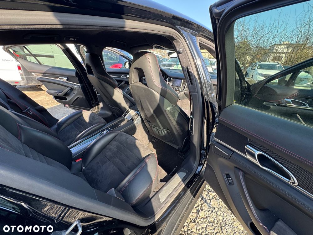 Porsche Panamera GTS - 9