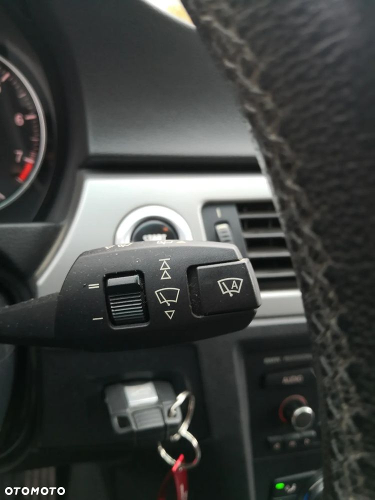 BMW Seria 3 320i Touring - 19