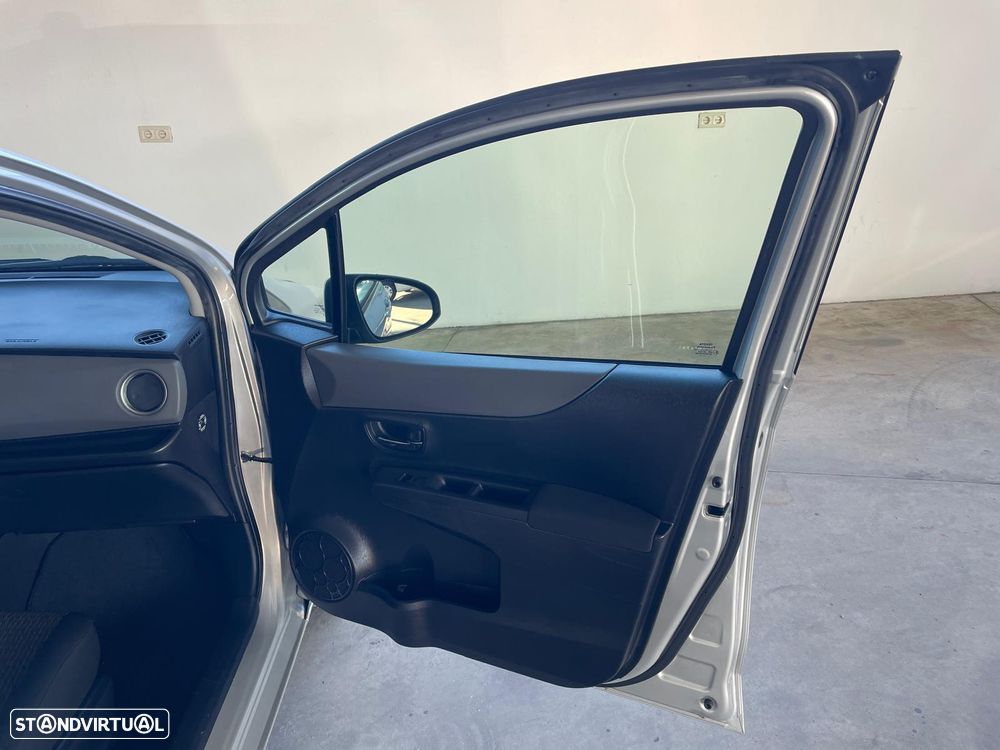 Toyota Yaris 1.4 D-4D AC Manual - 19