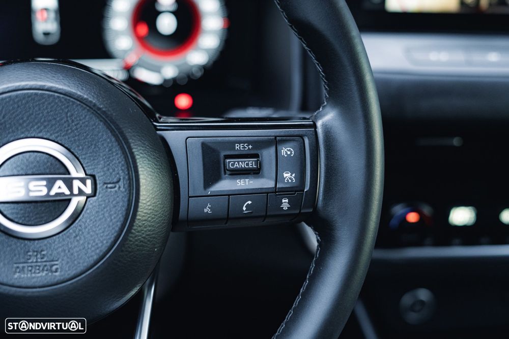 Nissan Qashqai 1.3 DIG-T N-Connecta J18 Led - 43