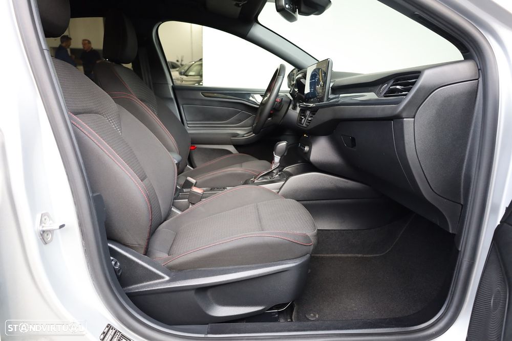 Ford Focus 1.0 EcoBoost MHEV ST-Line Aut. - 35