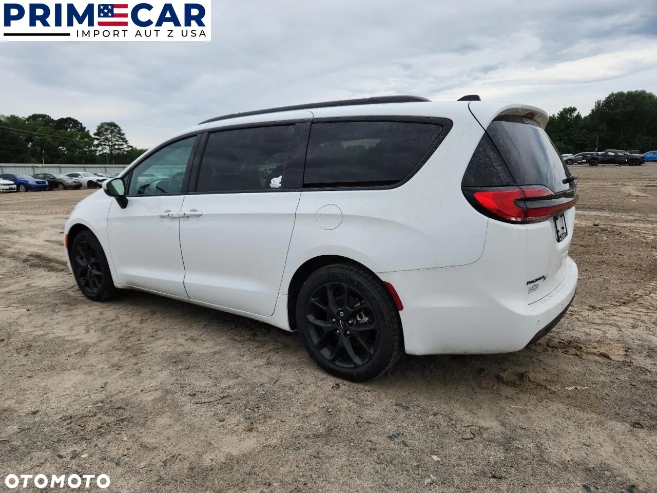 Chrysler Pacifica - 2