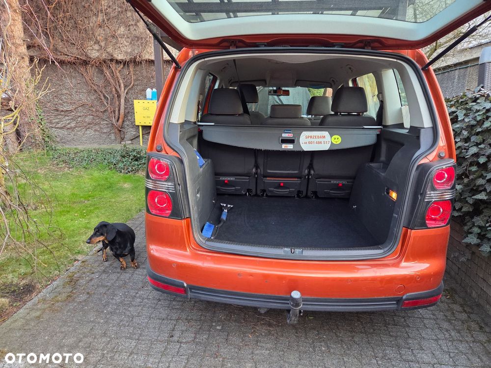 Volkswagen Touran 2.0 TDI DPF Cross - 9