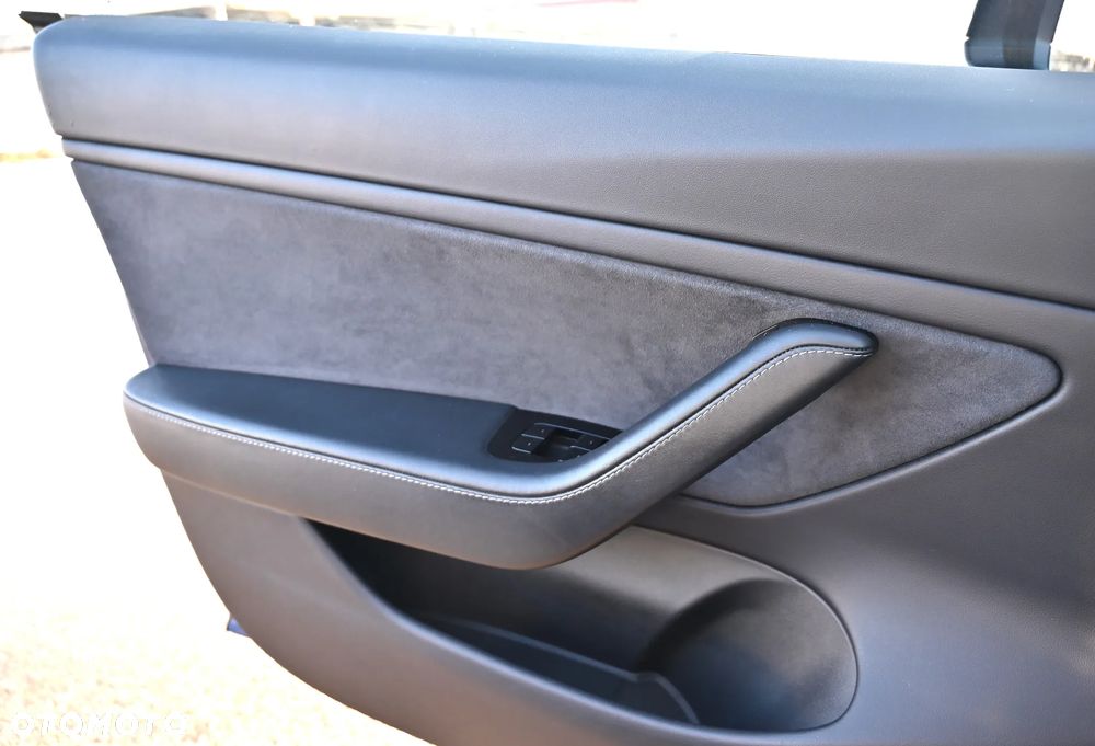 Tesla Model 3 Long Range AWD - 27