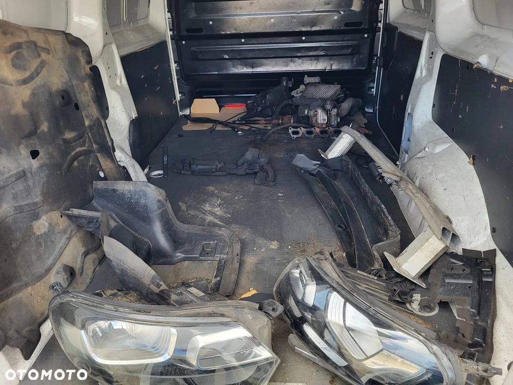 Opel Vivaro - 8