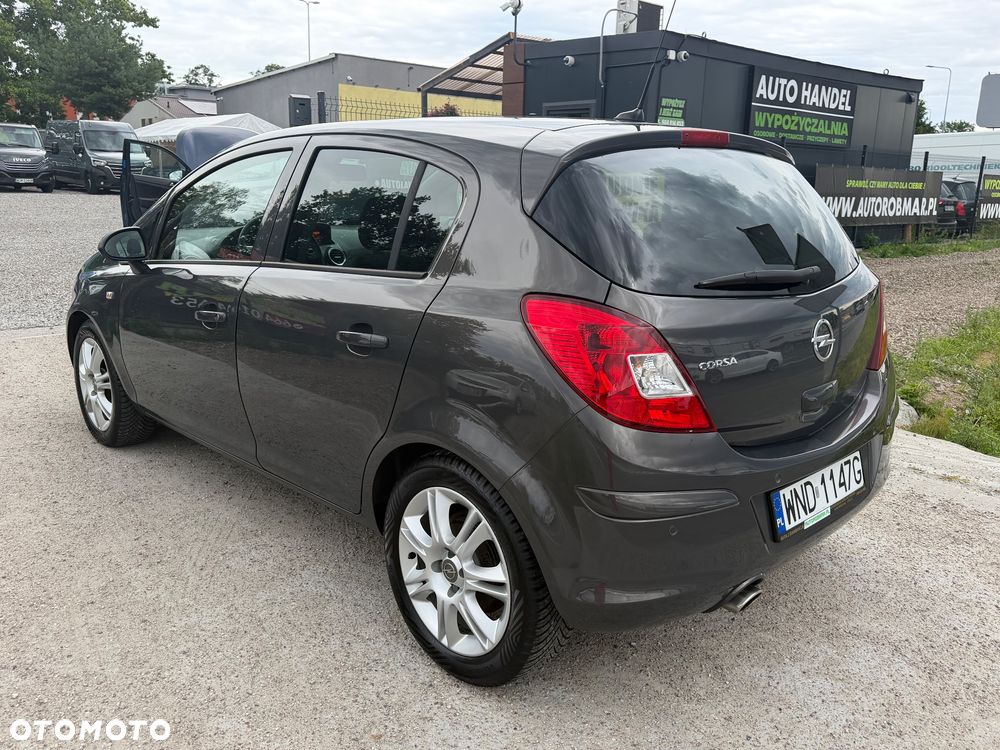 Opel Corsa 1.2 16V Cosmo - 7