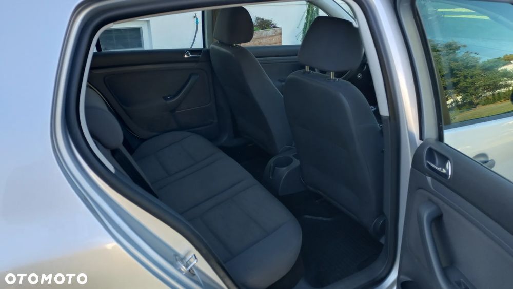 Volkswagen Golf - 18